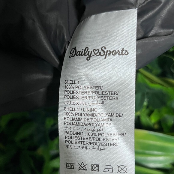 Daily Sports Born in Sweden Vest Women's Medium Gray Puffer‎ Jacket 3104 - Picture 5 of 14